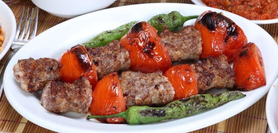 DOMATESLİ KEBAP